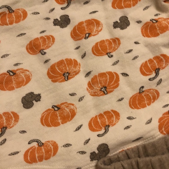 Two piece set - Picture 2 of 4